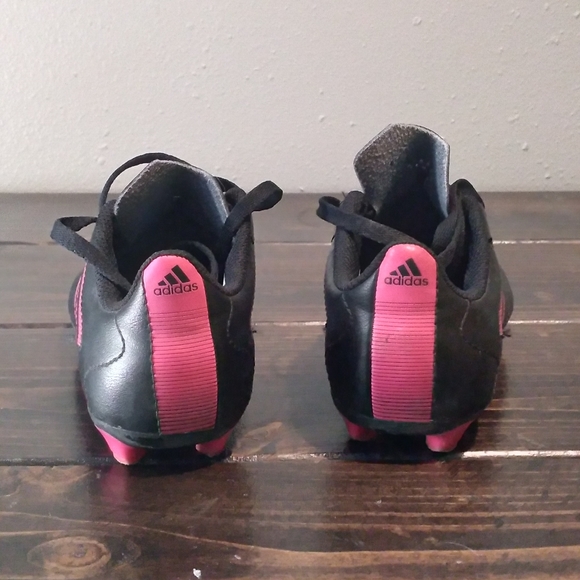 Kids Soccer Cleats Size 13k Black/Pink - Picture 4 of 8